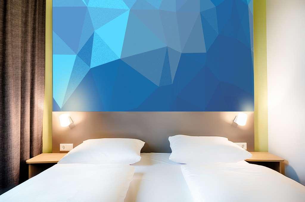 B&B Hotel Villingen-Schwenningen Oda fotoğraf