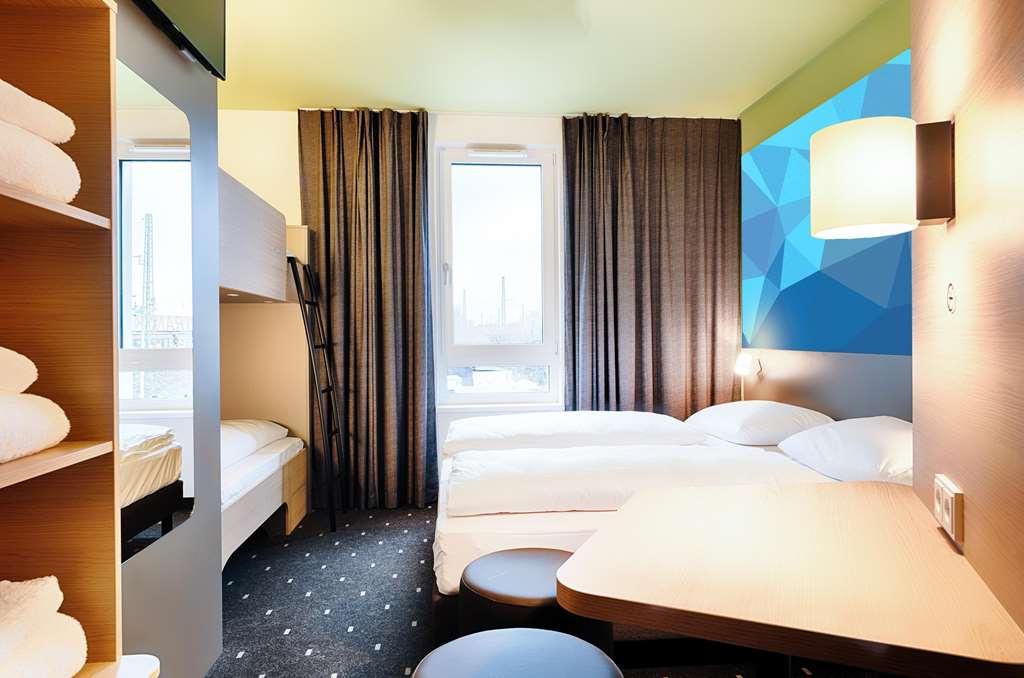 B&B Hotel Villingen-Schwenningen Oda fotoğraf